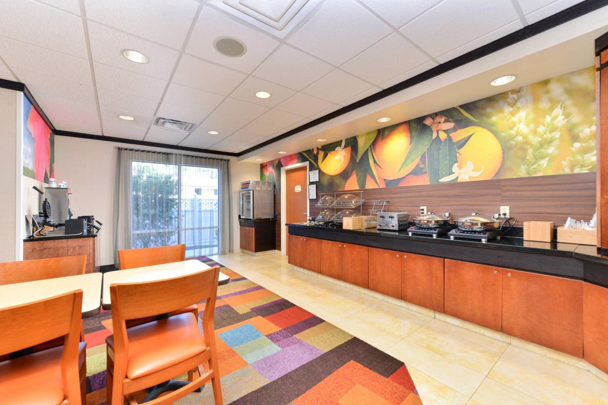 Fairfield Inn & Suites Кингсленд Экстерьер фото